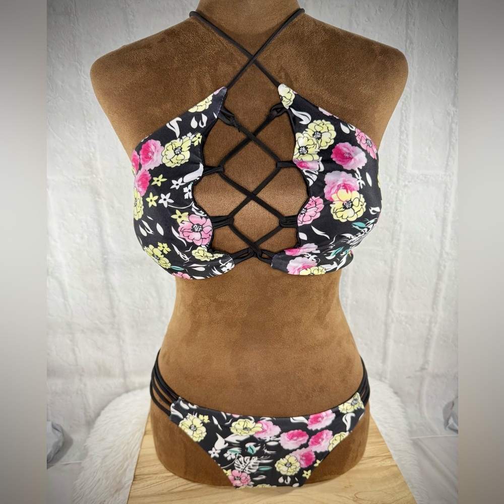 Black‎ Floral Strappy Halter Swim Bikini